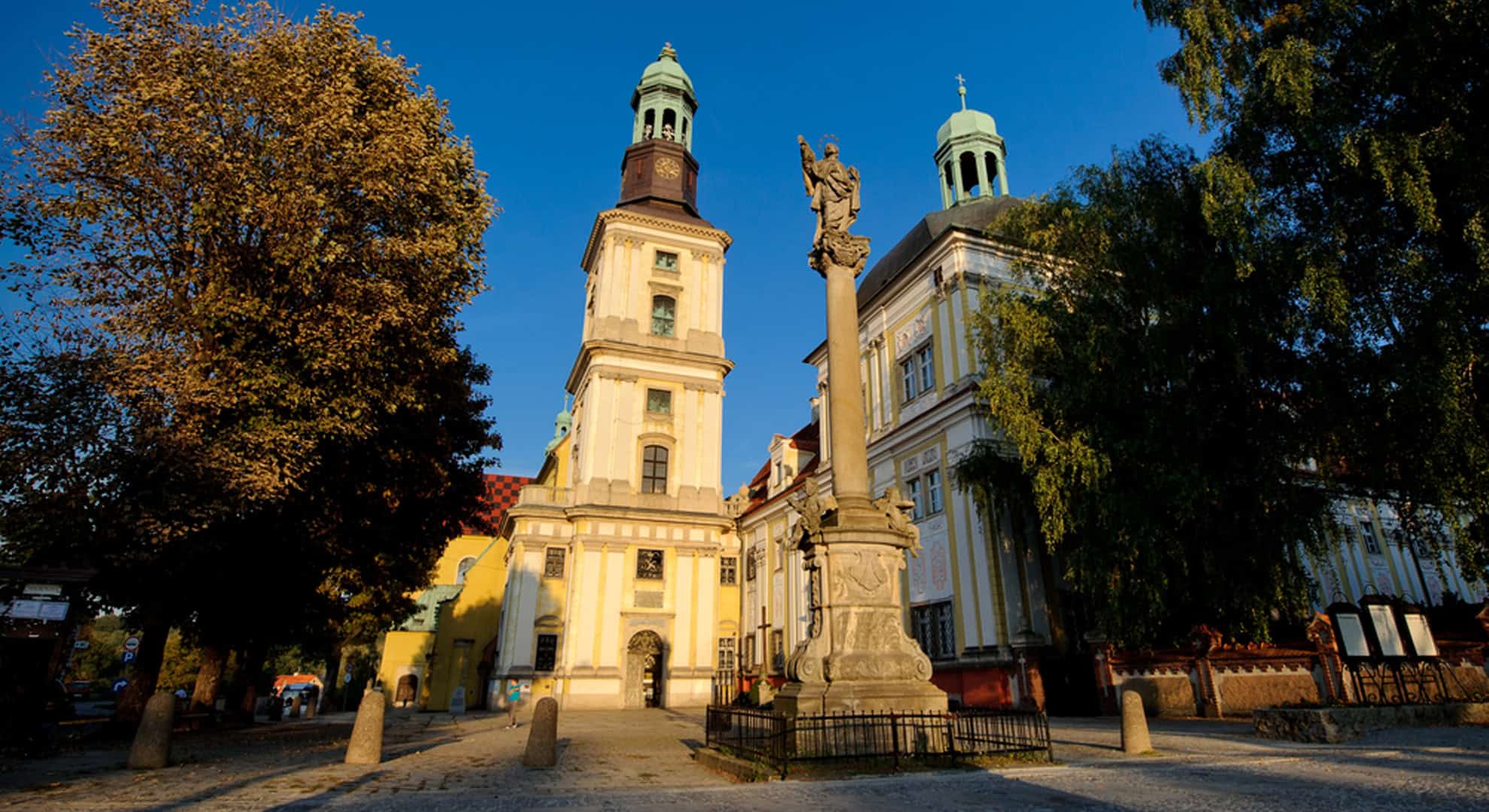 Sanktuarium Świętej Jadwigi Śląskiej w Trzebnicy – Miejsce Pielgrzymek i Historia w Sercu Dolnego Śląska. Trzebnica perła Dolnego Śląska